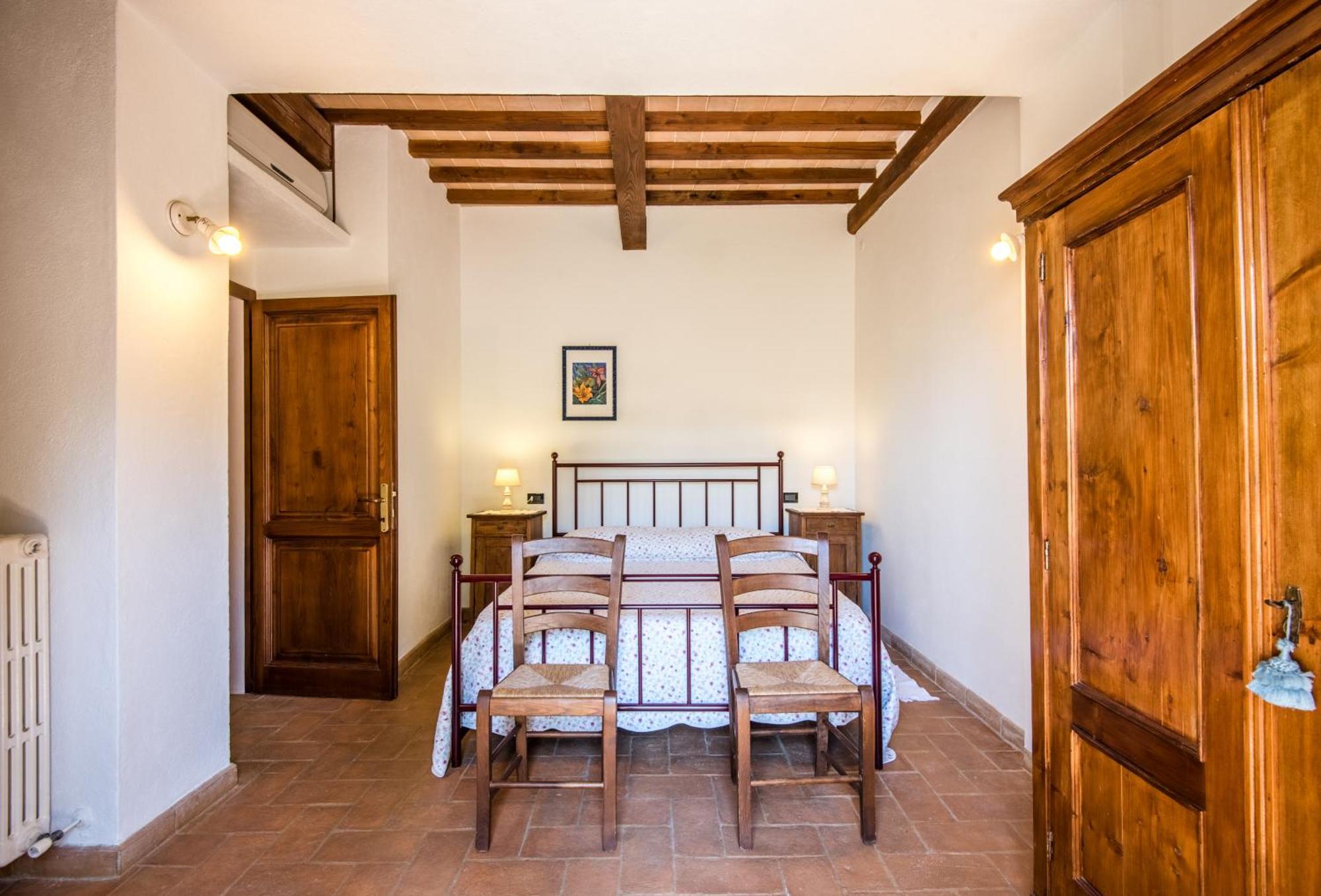 Glicine Apartment Podere Giardino Montalcino Bagian luar foto